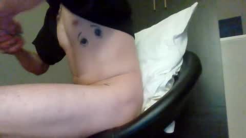 pretty_boy321 online show from March 4, 2:41 am