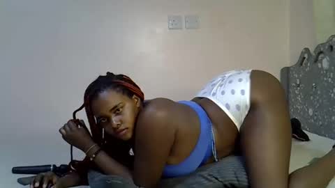 Snapshot of pretty_daina3 chatting on October 9, 6:35 pm pretty_daina3 online show from October 9, 6:35 pm