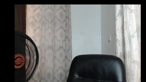 Pretty ebonygirl2 online show from February 12, 6:50 am