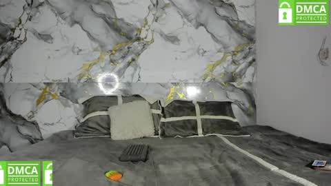 pretty lana online show from April 10, 11:42 pm