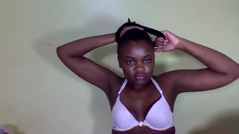 pretty_miya online show from January 4, 1:21 pm