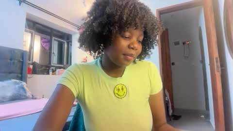 Pretty peaches online show from May 18, 10:16 pm