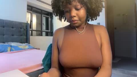 Pretty peaches online show from May 21, 9:32 pm