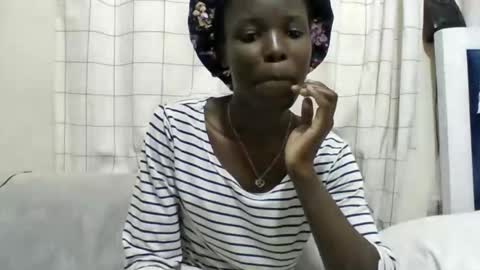 pretty_petite_ebony online show from June 5, 7:25 am