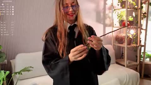 Elina online show from October 30, 9:21 am