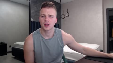 Justin online show from November 15, 4:19 pm