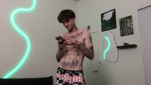 pretty boy online show from November 9, 6:28 am