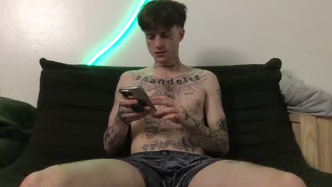 pretty boy online show from November 10, 6:38 am