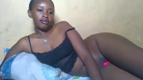 Snapshot of prettycarl_2 chatting on October 25, 2:56 am prettycarl_2 online show from October 25, 2:56 am