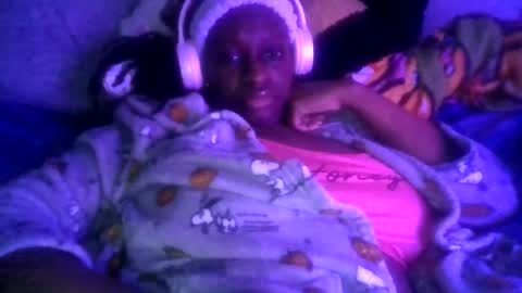 prettyma online show from May 11, 6:09 am