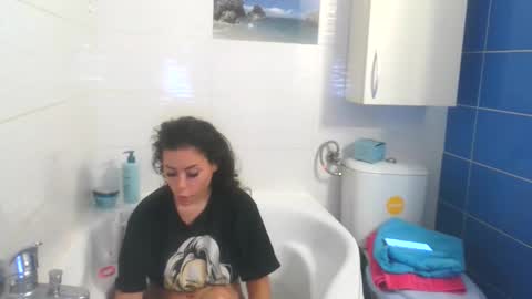 prettyjulliette online show from September 12, 6:43 pm