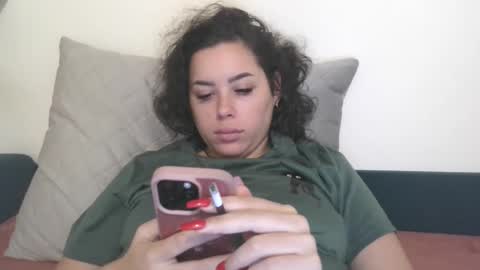 prettyjulliette online show from November 19, 6:50 pm