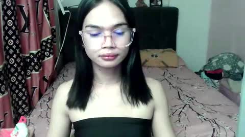 prettykhelcy online show from June 3, 11:02 am