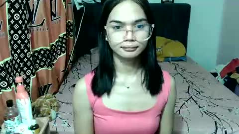 prettykhelcy online show from June 14, 12:10 am