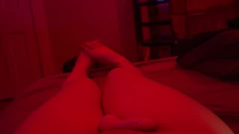 prettymask_ online show from December 18, 5:47 am