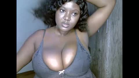 Snapshot of prettypearl_ chatting on January 28, 3:14 pm pearl online show from January 28, 3:14 pm