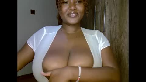 Snapshot of prettypearl_ chatting on January 15, 9:51 pm pearl online show from January 15, 9:51 pm