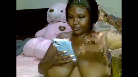 Snapshot of prettypearl_ chatting on March 4, 4:41 pm pearl online show from March 4, 4:41 pm
