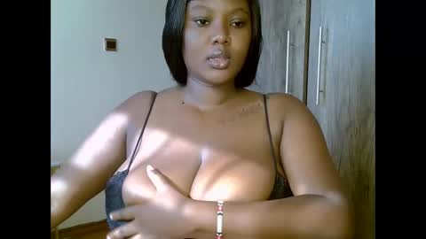 Snapshot of prettypearl_ chatting on January 24, 5:53 am pearl online show from January 24, 5:53 am