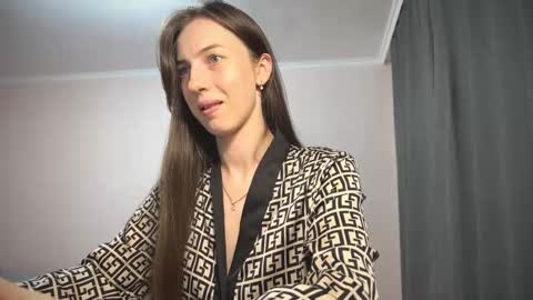 Snapshot of prettyyy_angel chatting on October 3, 6:27 pm prettyyy_angel online show from October 3, 6:27 pm
