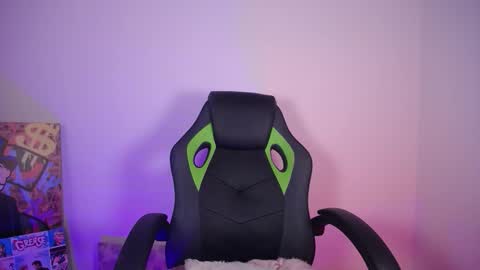 Emily online show from February 9, 9:06 pm