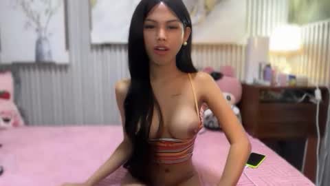 Estela online show from October 14, 4:21 pm