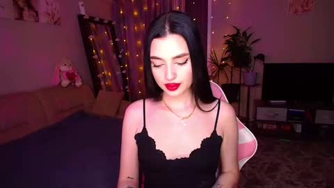 princessamira1 online show from December 1, 4:49 pm