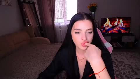 princessamira1 online show from July 14, 10:21 am