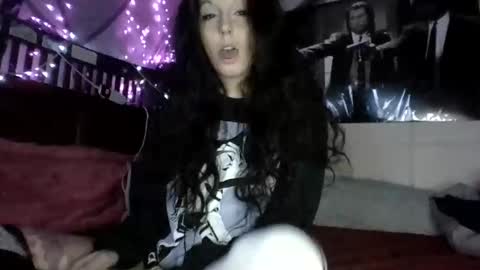 Holly love online show from December 5, 7:07 am