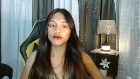 Snapshot of princessrynn chatting on October 22, 10:18 am princessrynn online show from October 22, 10:18 am