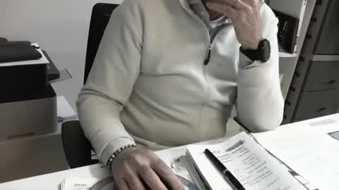 mature hairy guy online show from January 21, 5:20 pm