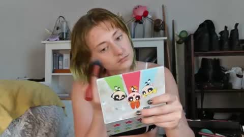Oli online show from July 26, 11:35 pm