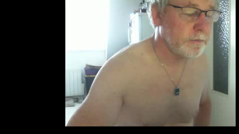 ptitrouquin online show from October 31, 8:37 am