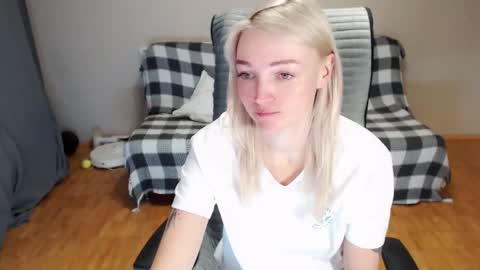 Polly online show from February 11, 3:32 am