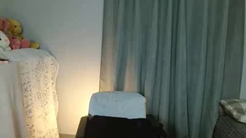 pumii online show from June 8, 8:43 pm