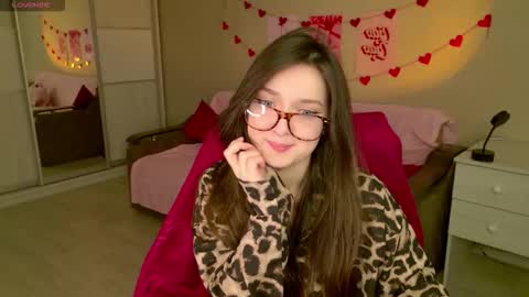 Bella online show from November 28, 5:48 am