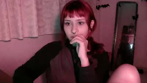 Katiux online show from November 18, 2:25 am