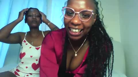 kate and noels online show from December 15, 12:12 pm