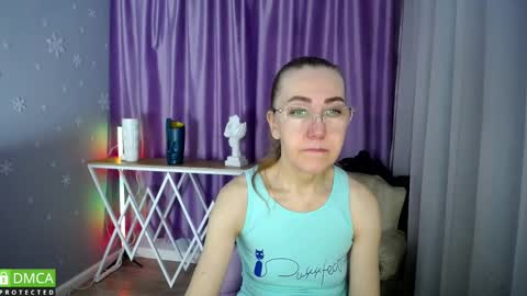 Snapshot of queen_a_n_i chatting on February 14, 7:38 am A N I  Ill be here on December 1st online show from February 14, 7:38 am