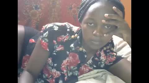 queen_banice online show from October 19, 1:49 pm