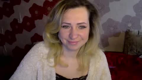 Snapshot of queen_daenerys chatting on February 22, 12:51 pm Queen Daenerys online show from February 22, 12:51 pm