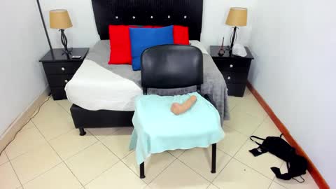 Queen online show from December 29, 1:24 am