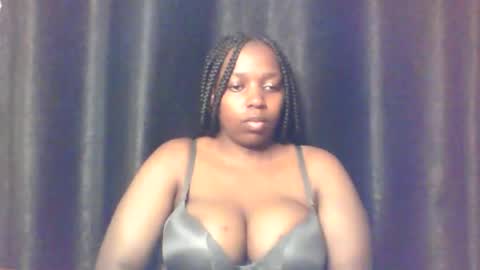 QUEEN online show from February 4, 11:25 am