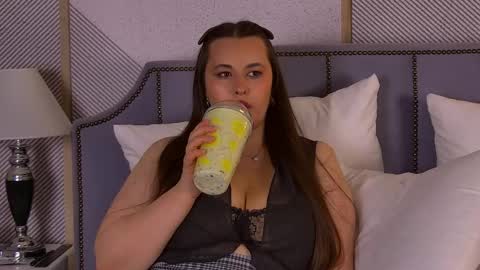 Monica online show from June 6, 6:58 pm