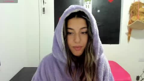 Snapshot of queen_natttyy chatting on January 14, 3:22 am queen_natttyy online show from January 14, 3:22 am