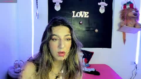 Snapshot of queen_natttyy chatting on December 22, 10:04 pm queen_natttyy online show from December 22, 10:04 pm