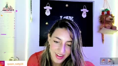 Snapshot of queen_natttyy chatting on December 27, 5:31 am queen_natttyy online show from December 27, 5:31 am