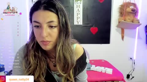 Snapshot of queen_natttyy chatting on January 10, 8:07 am queen_natttyy online show from January 10, 8:07 am
