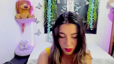 Snapshot of queen_natttyy chatting on September 25, 4:03 pm queen_natttyy online show from September 25, 4:03 pm