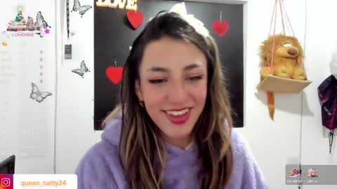 Snapshot of queen_natttyy chatting on January 8, 3:29 am queen_natttyy online show from January 8, 3:29 am
